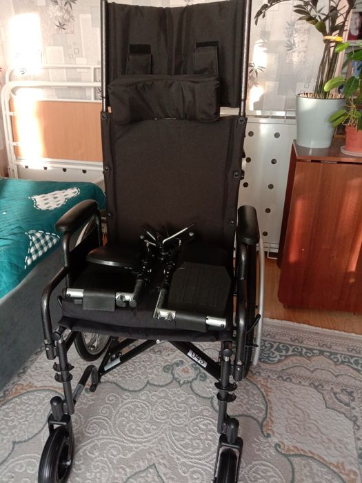 Коляска для людей с инвалидностью