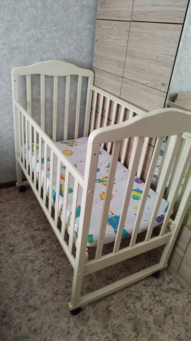 Детская кроватка