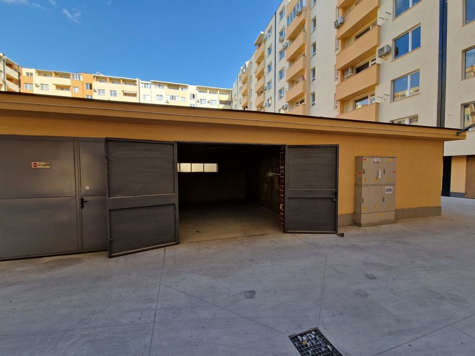 Гараж / склад 16м² за автомобил и мотор под наем в ЖК Тракия, бл.230,