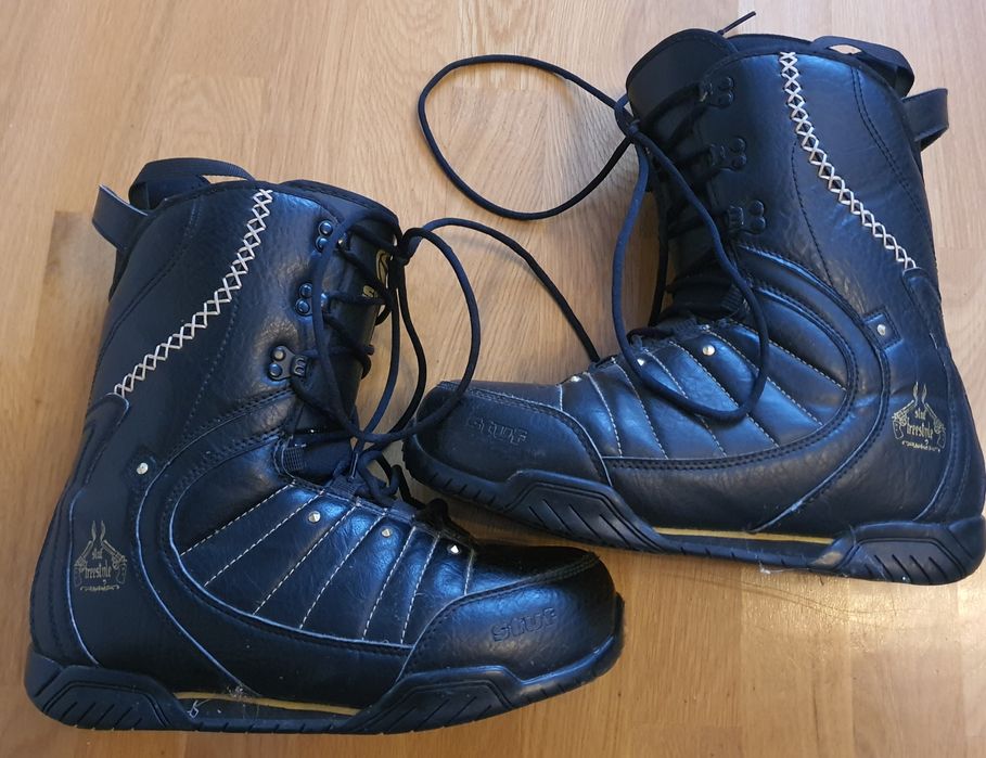 Boots snowboard, stare buna