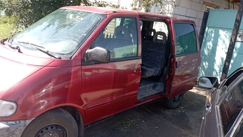 Продам автомобиль   Нисан Серена С23