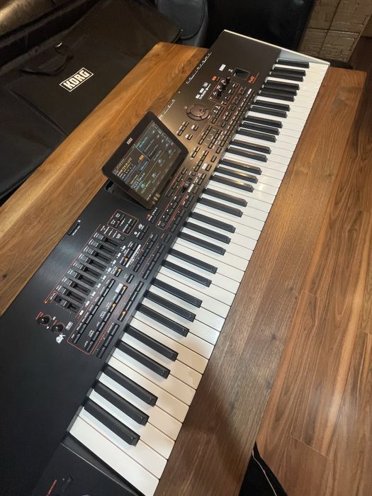 Vând orga  Korg PA4X/76 International