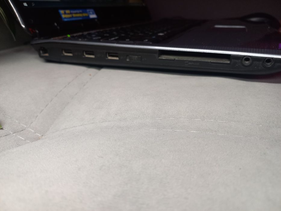 Ноутбук ASUS + Мышка