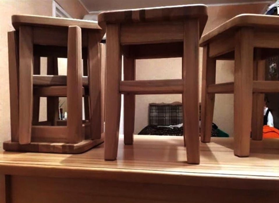 Продам деревянные табуреты из карагача.