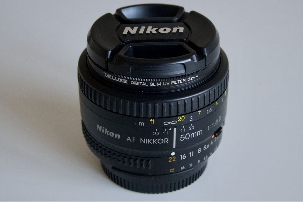 Продаю Nikon D90 + 2 объектива и сумка