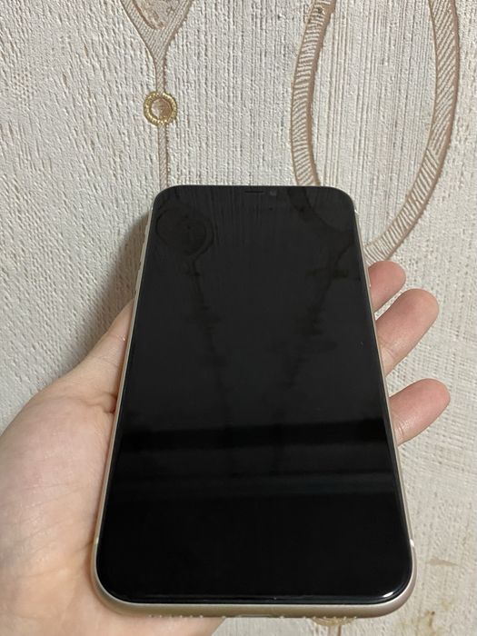 Iphone 11 белого цвета