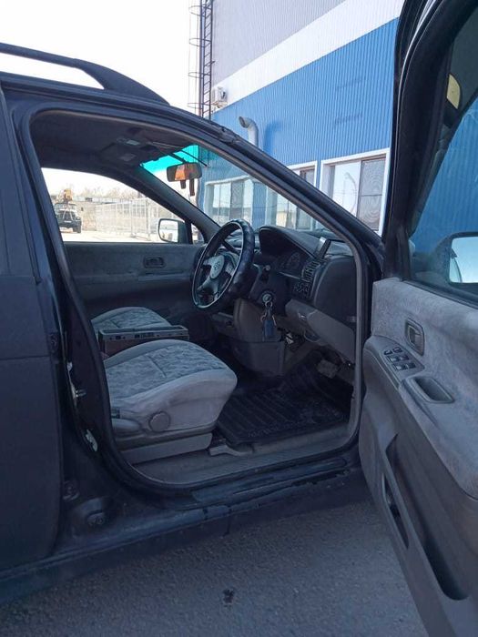 NISSAN R'nessa.  1998