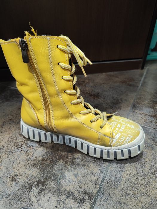 Детски  жълти боти