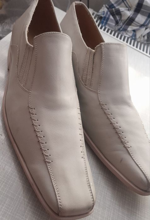 Pantofi de piele încălțați doar o data la cununie