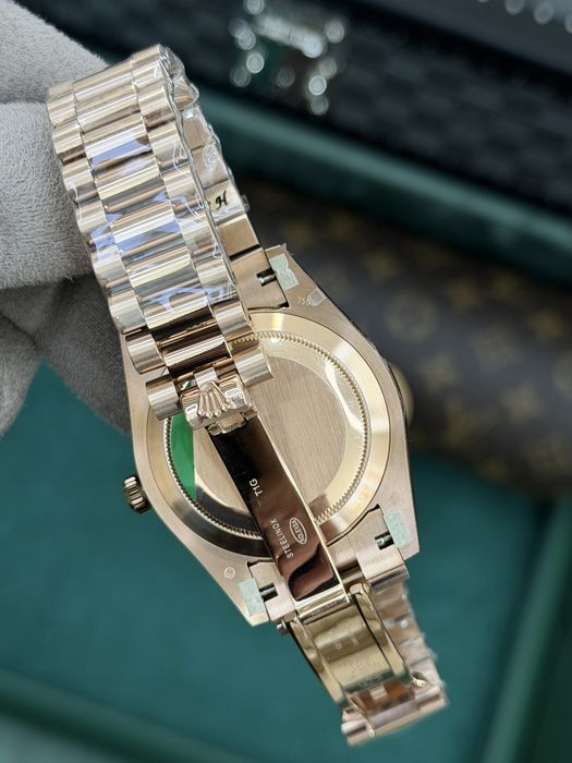 Rolex Day-Date 40 Baguette Eisenkiesel