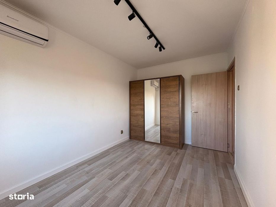 De vanzare - Apartament 3 camere - Tineretului
