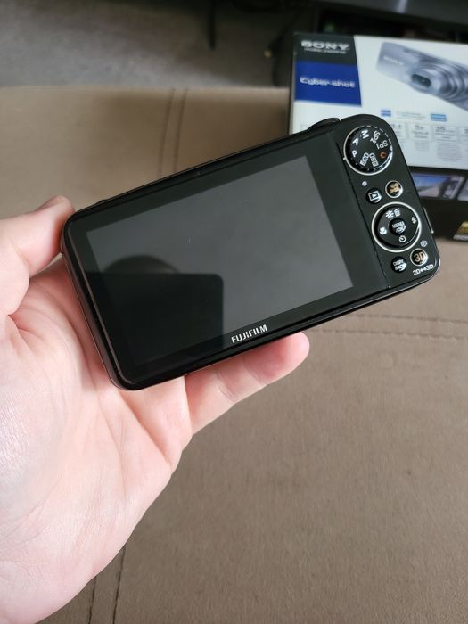 FujiFilm FinePix Real 3D W3 фотоапарат 10MP