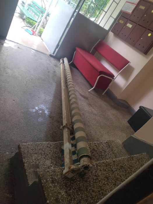 Тента.290см на 250см. Механична/сгъваема