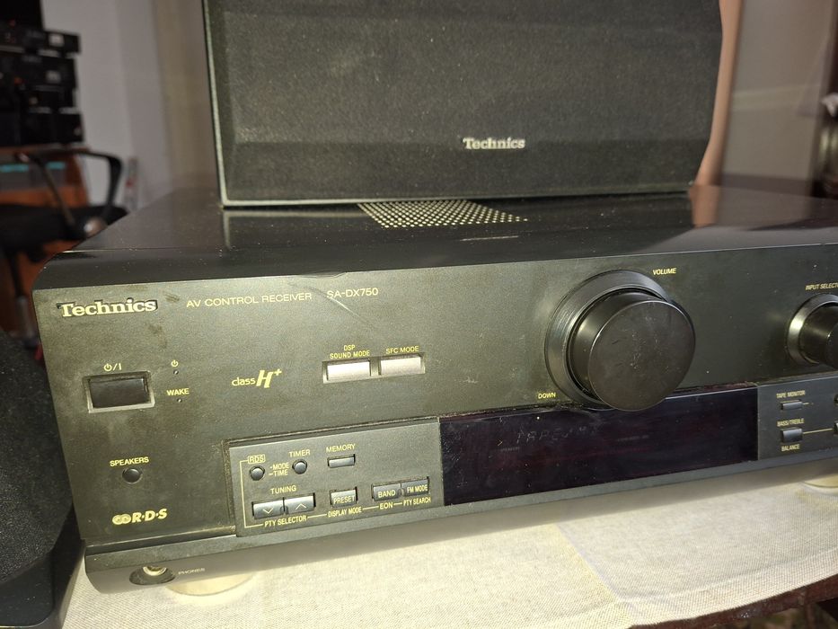 Amplificator 5 x 80W  Technics SA-DX750 + 5 boxe Surround,tuner Stereo
