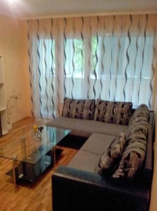 Двустаен апартамент в ж.к. Гео Милев.