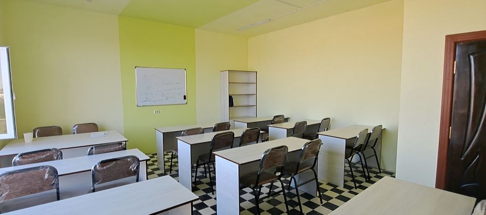 Parta, stul, shkaflar sotiladi