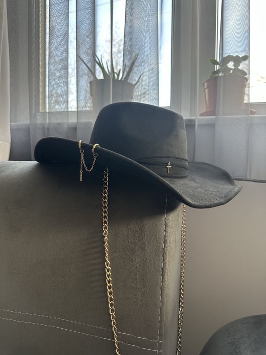 Нова каубойска шапка