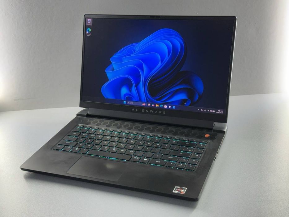 Alienware m15  Edition R5 Gaming