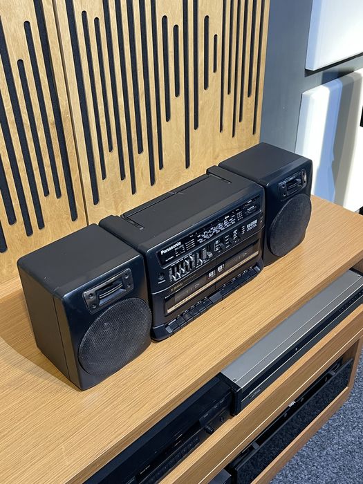 Radio casetofon boombox panasonic restaurat perfect functional