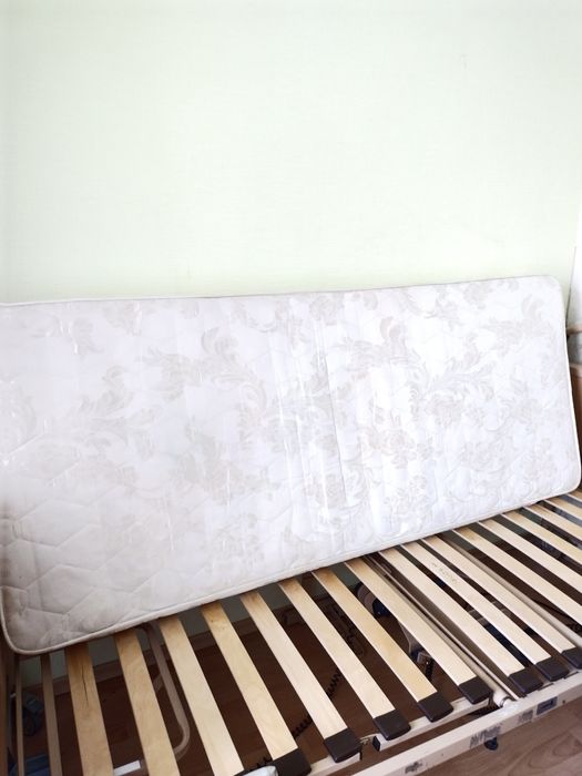 Односпальная кровать