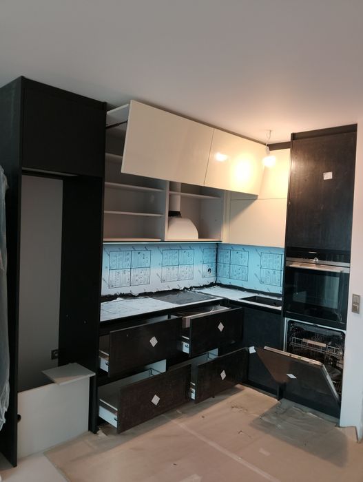 Кухни и мебели по поръчка !