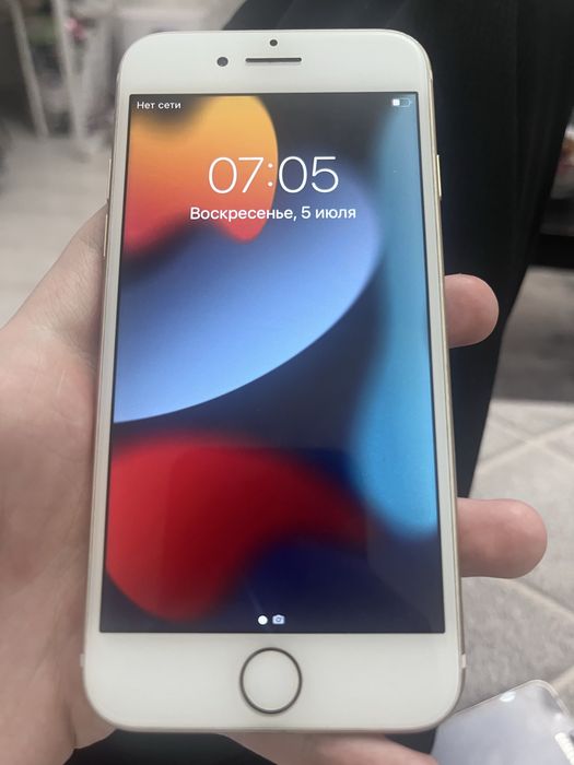 продам iphone 7  ь