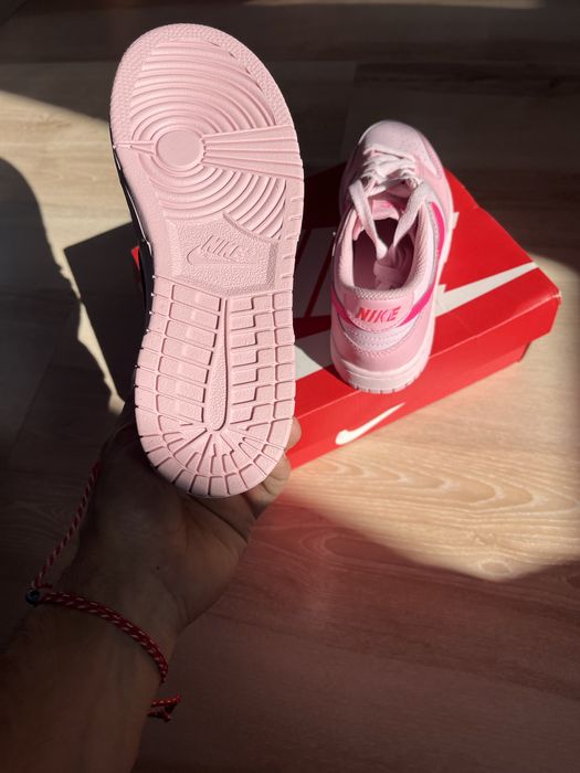 Туристически обувки Mountain Warehouse №42, Cropp 40, Nike Dunk Low 34