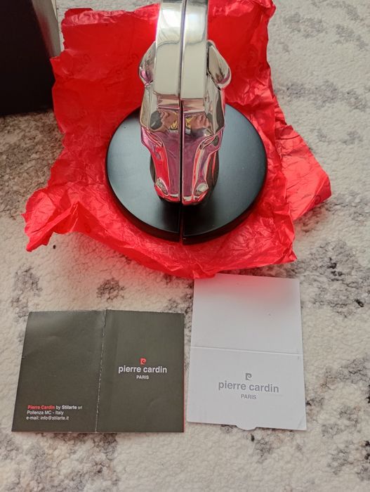 Suport Carti Pierre Cardin