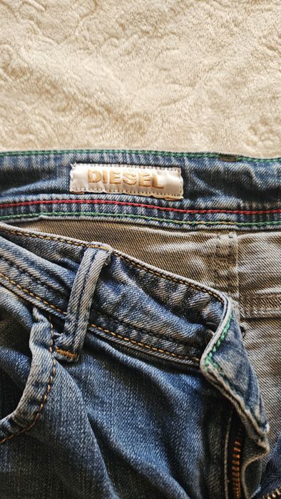 Дамски дънки различни модери