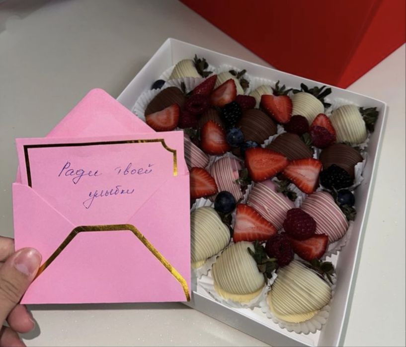 Клубника в шокаладе Бенто тортар