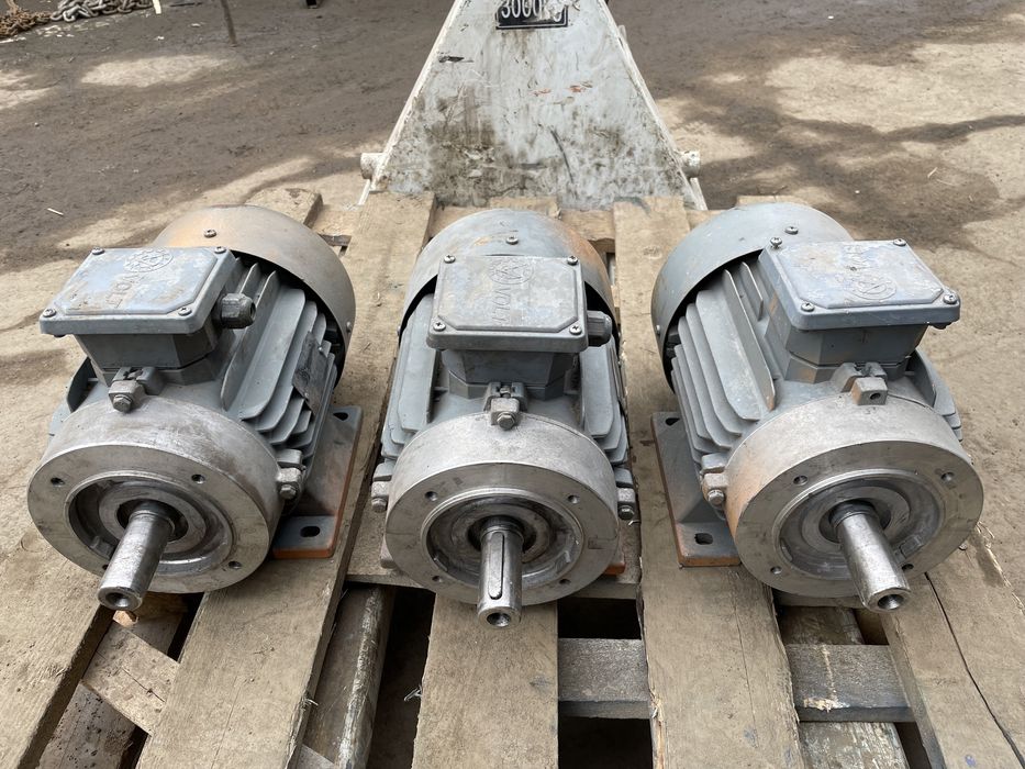 асинхронный двигатель насоса. двигатель 5аи 100 l2 5. асинхронный двигатель насоса. электродвигатель lafert. 2 квт 3000 об/мин.