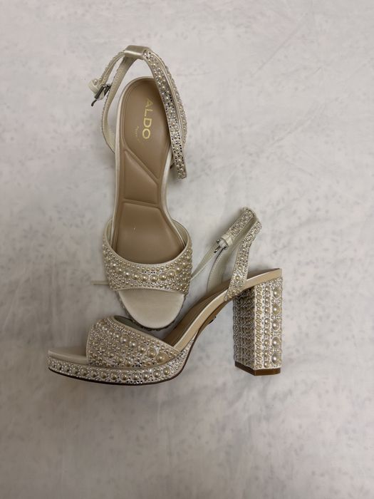 Vand sandale mireasa Aldo