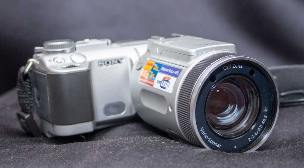 Продам камеру Sony DSC- F 717