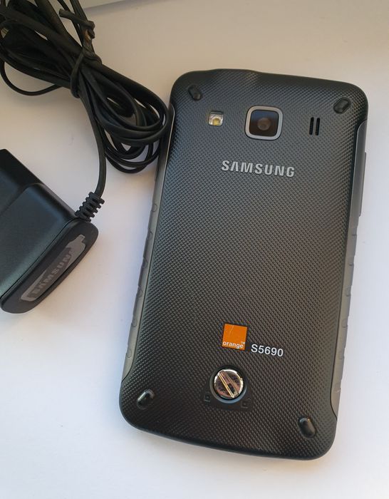 Vând Samsung Xcover de colectie.Pret 160 ron