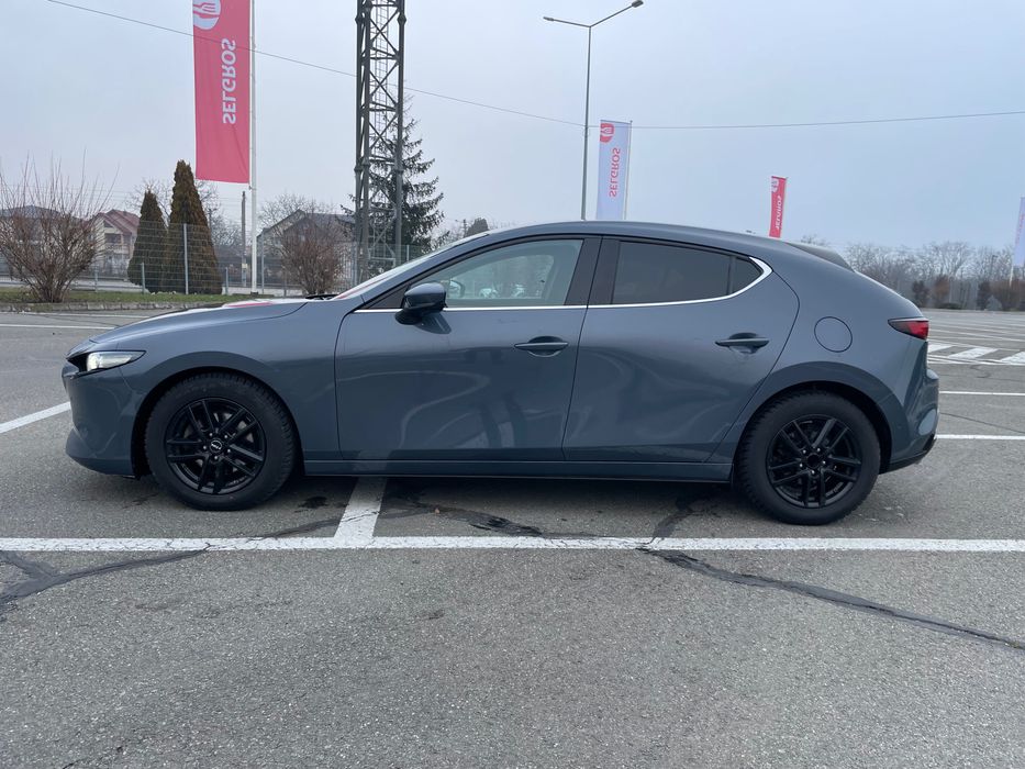 Mazda 3  SkyActive  X 2.0 benzina/Hibrid