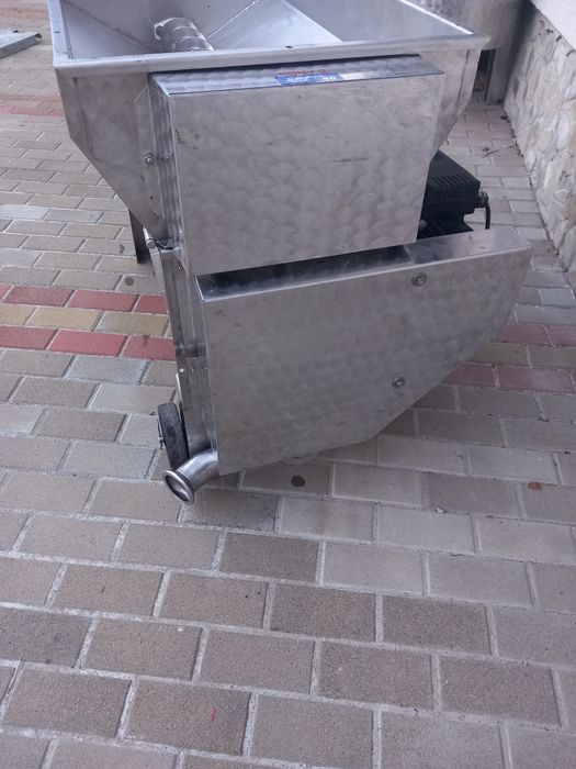 Utilaj zdrobitor struguri