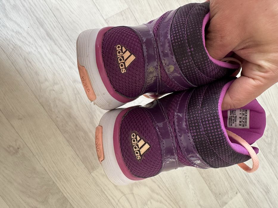 Кросовки для девочки.  Размер 36, состояние б/у.