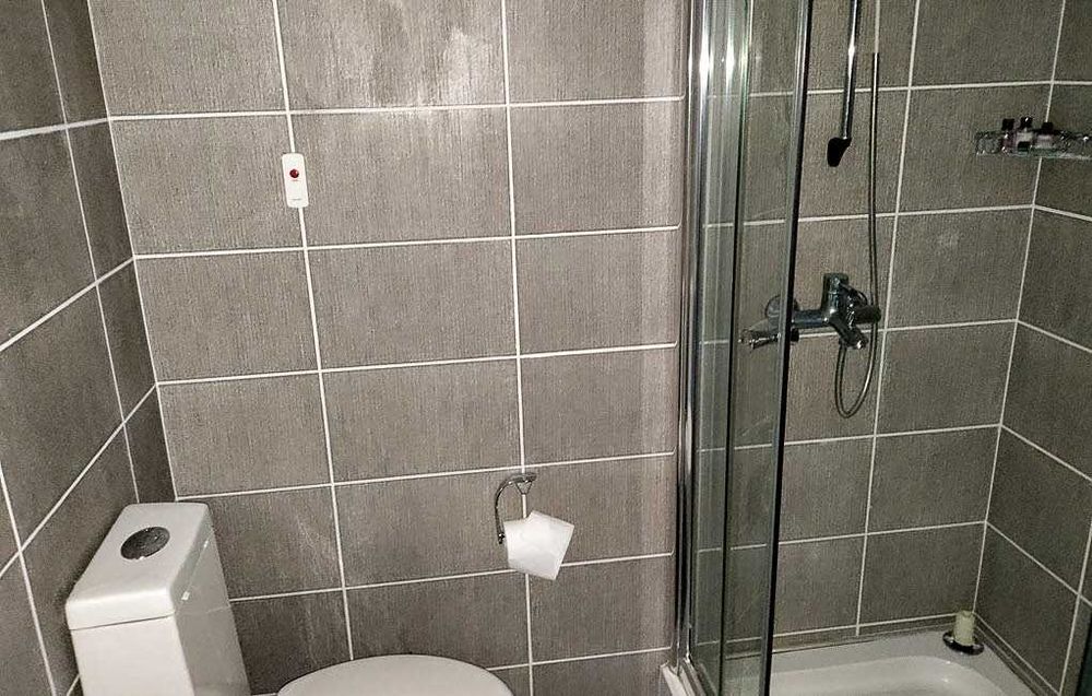 Продава се Двустаен апартамент в Варна, Център - 62 кв.м за 1194 €/кв.м - Снимка #3