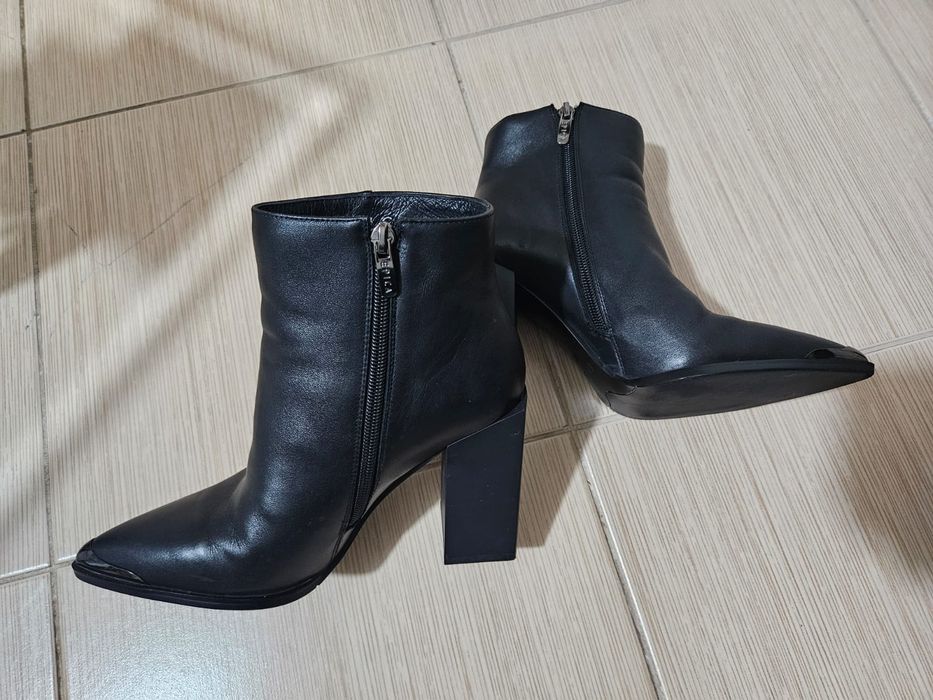 Bună ziua! Vând ghete piele