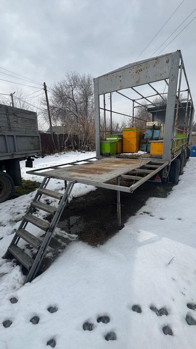 Пчелопавильон. Пчелы. Ульи. Мёд. Прицеп