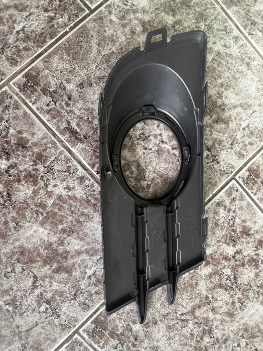 Лява основа / решетка за халоген VW Tiguan I / Тигуан 1 2011 - 2016