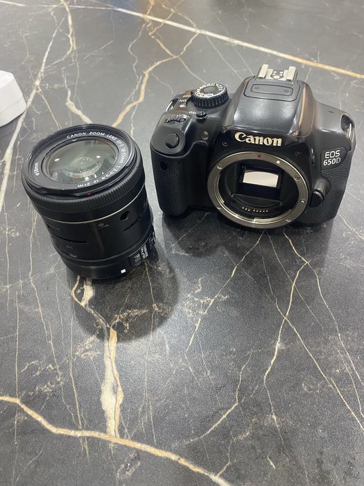 Canon eos 650d + 18-55обектив