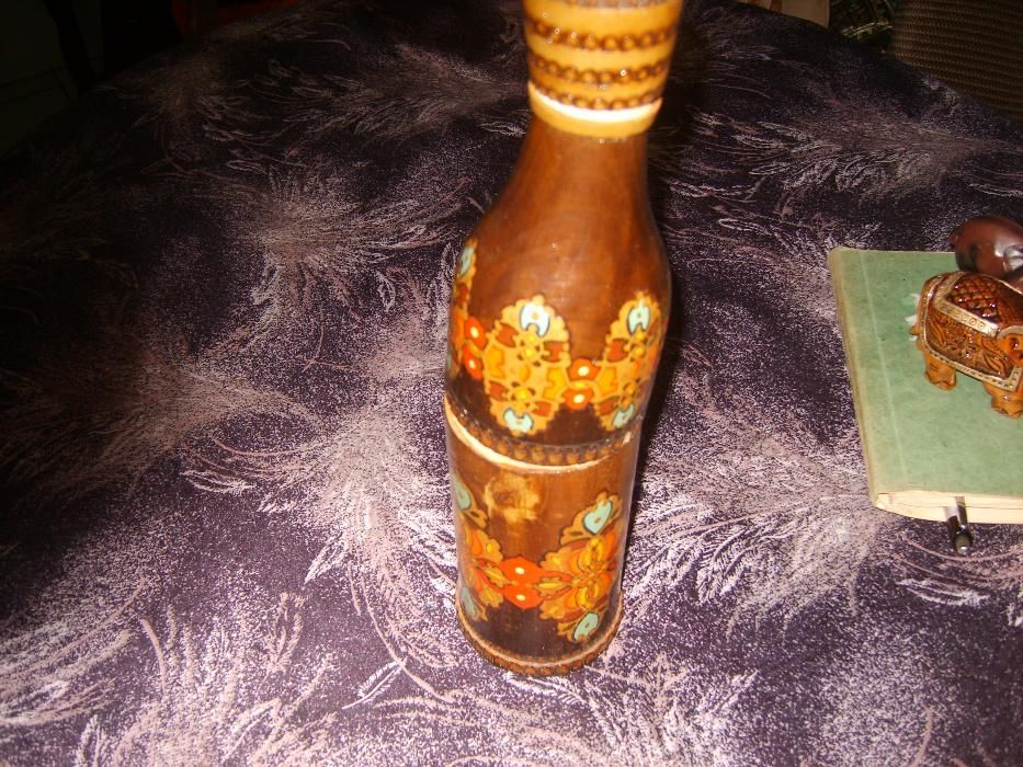 Пирографирана дървени бутилки и дървена индийска кутия