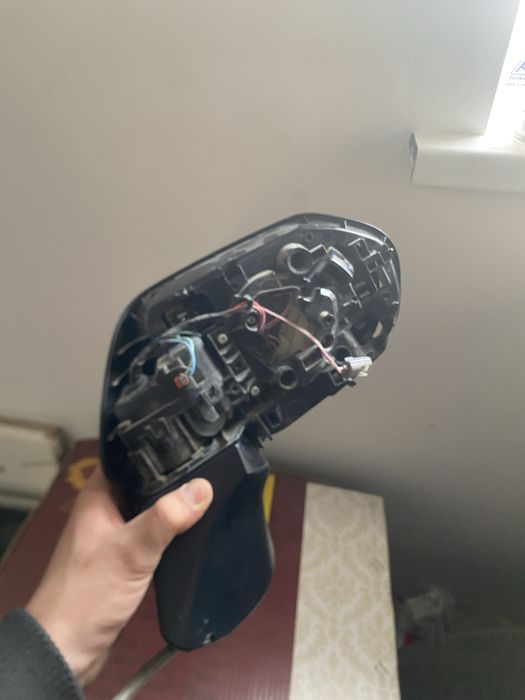 Боковой зеркало от камри 75