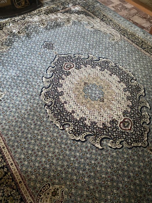 Продам палас производство иран шелковый