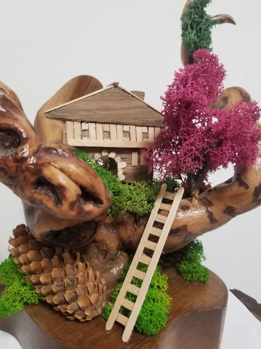 Къща на дърво ръчна изработка.