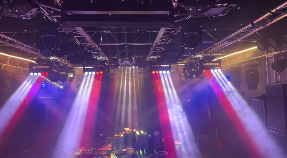 Свето-музыковая аппаратура