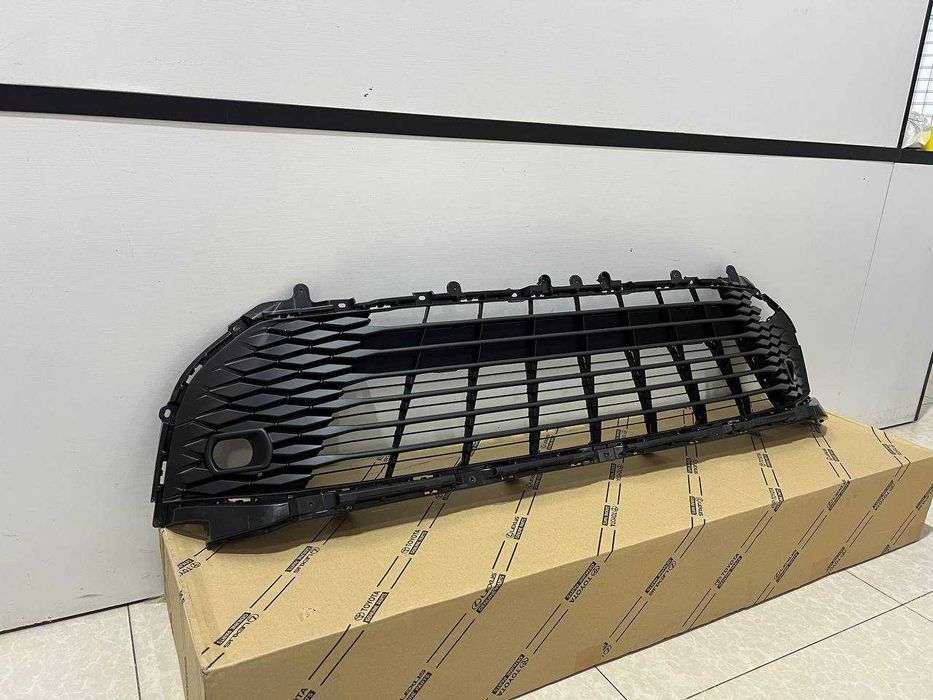 Решетка в бампер камри 80 оригинал