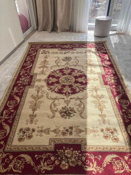 ковер б/у в отличном состоянии 2*3 метра