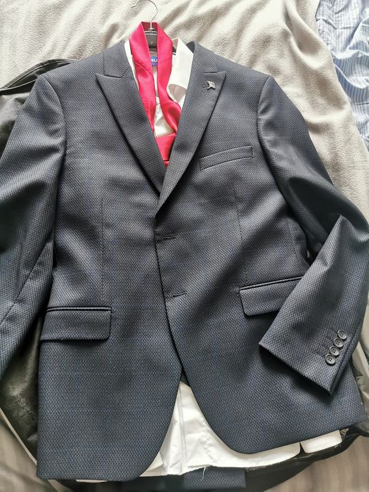 Костюм для торжества,свадьбы